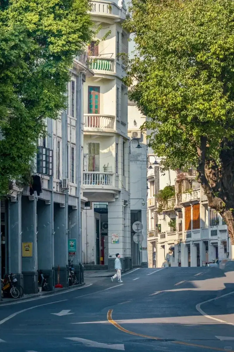 6-Day Greater Bay Area Tour: Guangzhou, Foshan & Coastal Wonders