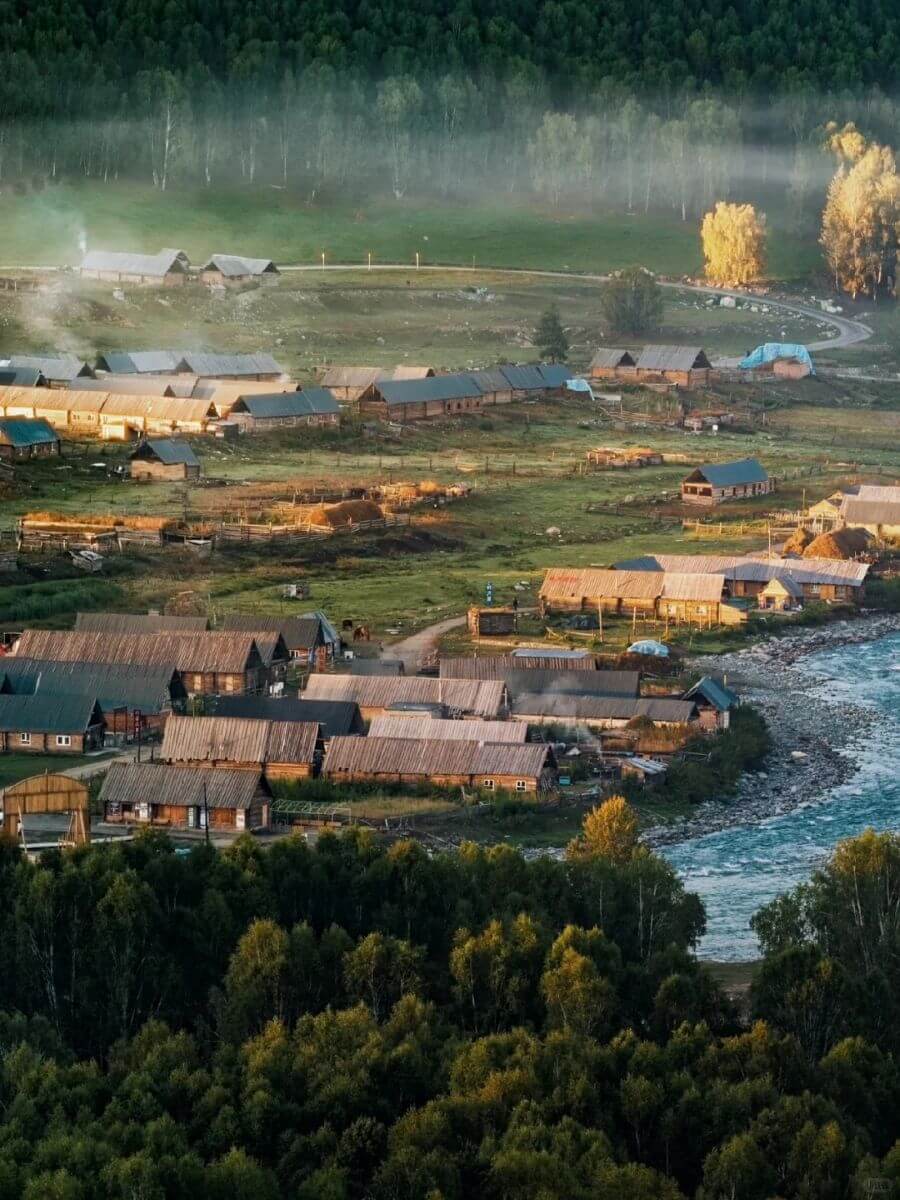 Xinjiang's Ultimate Road Trip: 8-Day Private Tour to Alpine Lakes & Desert Highways