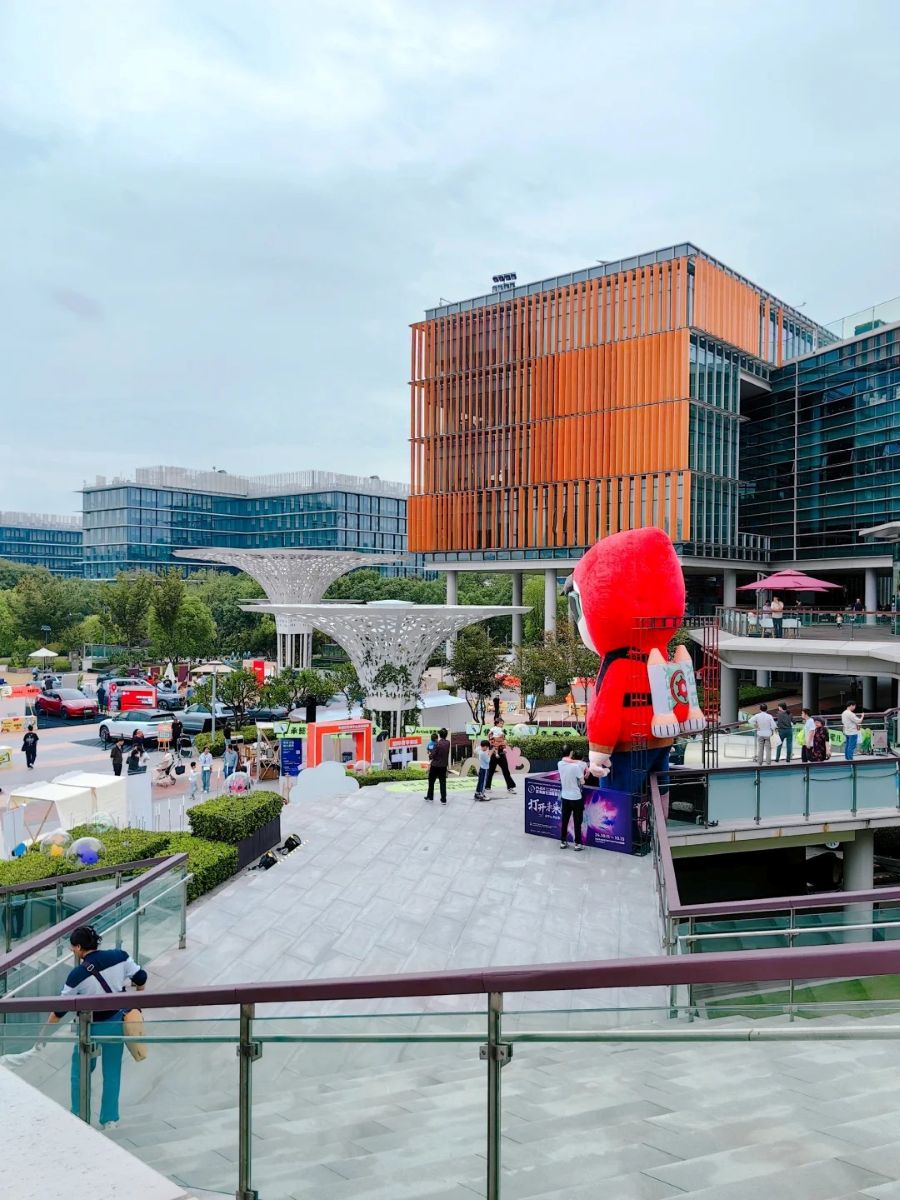 6-Day Eastern China Discovery: Shanghai, Suzhou & Wuzhen All-Inclusive Private Tour
