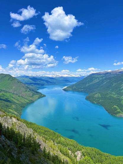 Xinjiang's Ultimate Road Trip: 8-Day Private Tour to Alpine Lakes & Desert Highways