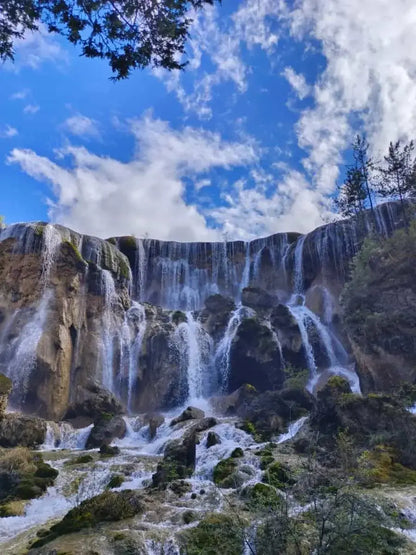 7-Day Sichuan Highlights Tour: Pandas, Giant Buddha & Jiuzhaigou