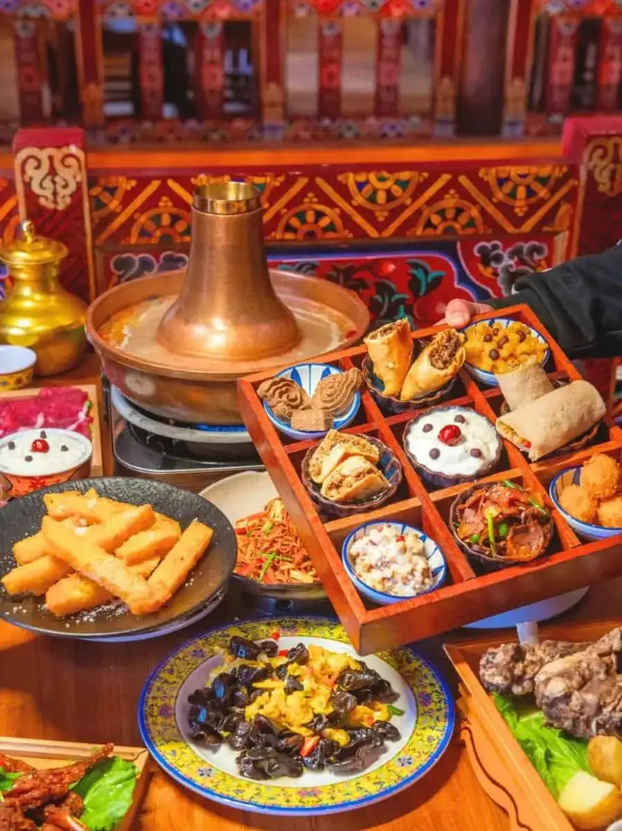 7-Day Sichuan Highlights Tour: Pandas, Giant Buddha & Jiuzhaigou