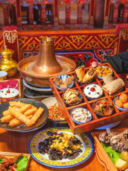 7-Day Sichuan Highlights Tour: Pandas, Giant Buddha & Jiuzhaigou