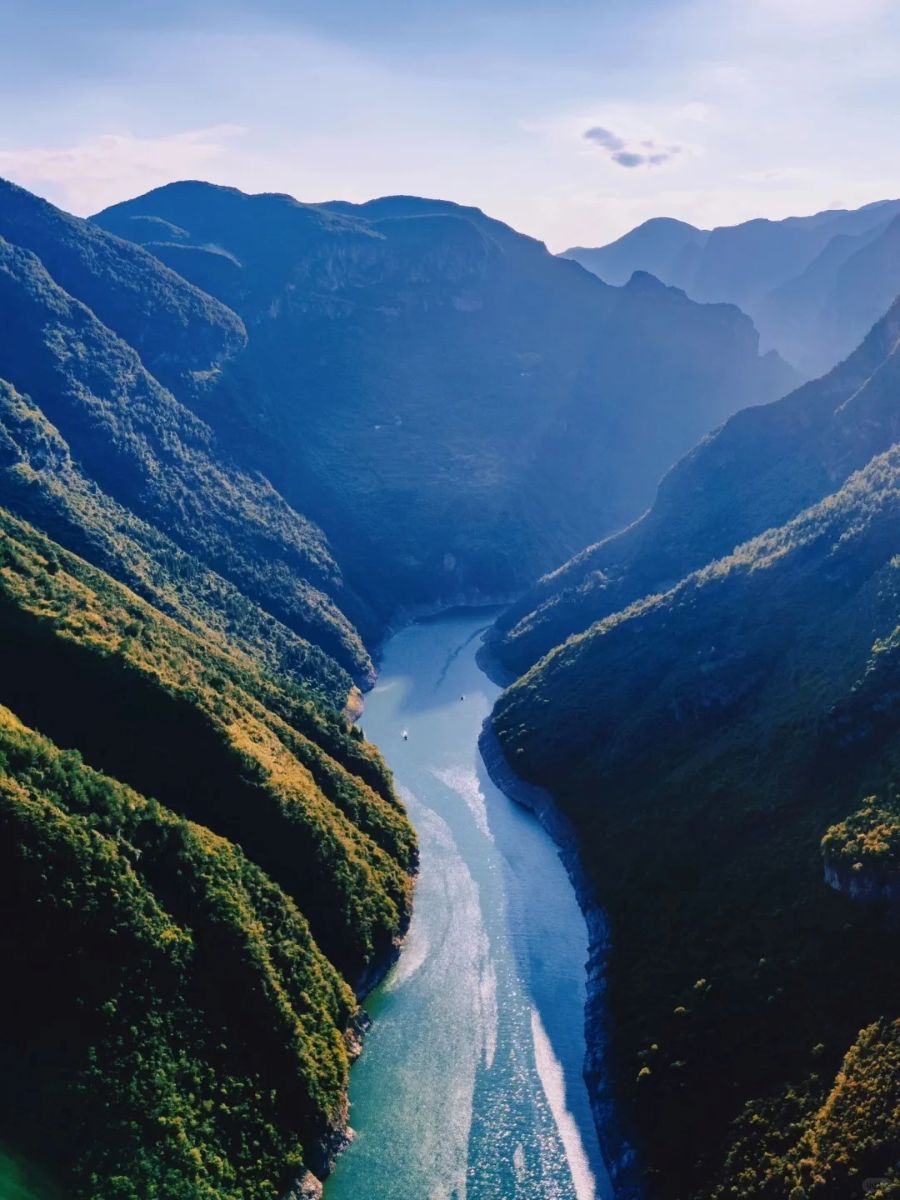 Ultimate Chongqing & Yangtze River Cruise: A 7-Day All-Inclusive Private Tour